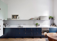 Scandinavian kitchen with gray backsplash example