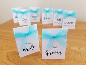 Click to find out how to make gorgeous DIY wedding place names and menus!