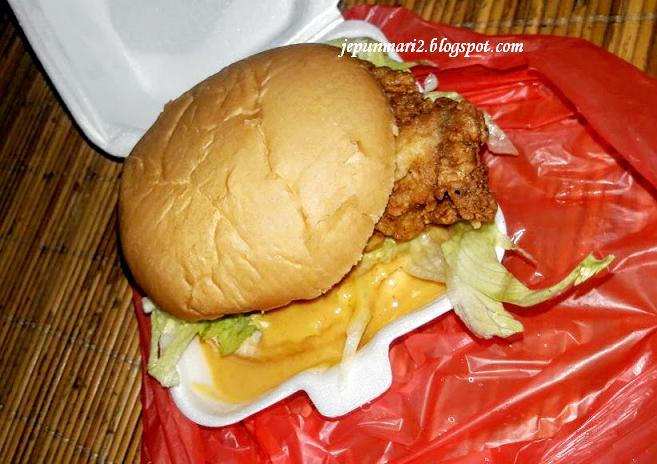 jus susu mangga dengan burger ayam