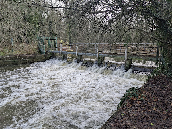 Weir along the River Colne
