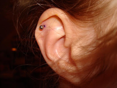 piercing oreille tragus. 2011 Cartilage piercing - beak