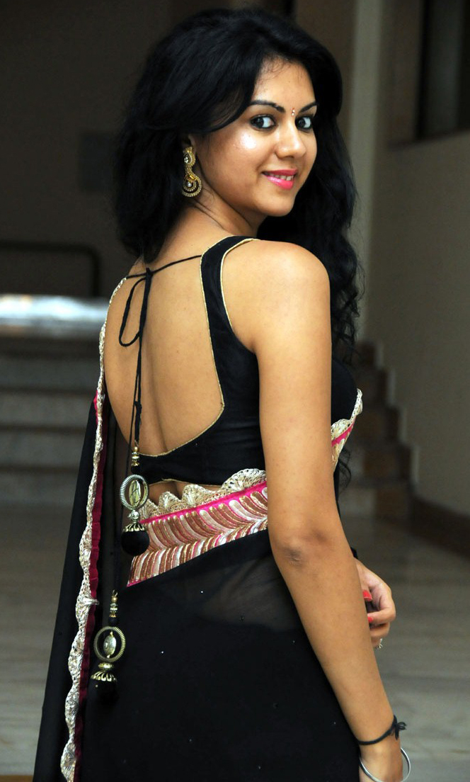 Saree Market: South Indian Actress Kamna Jethmalani in Black