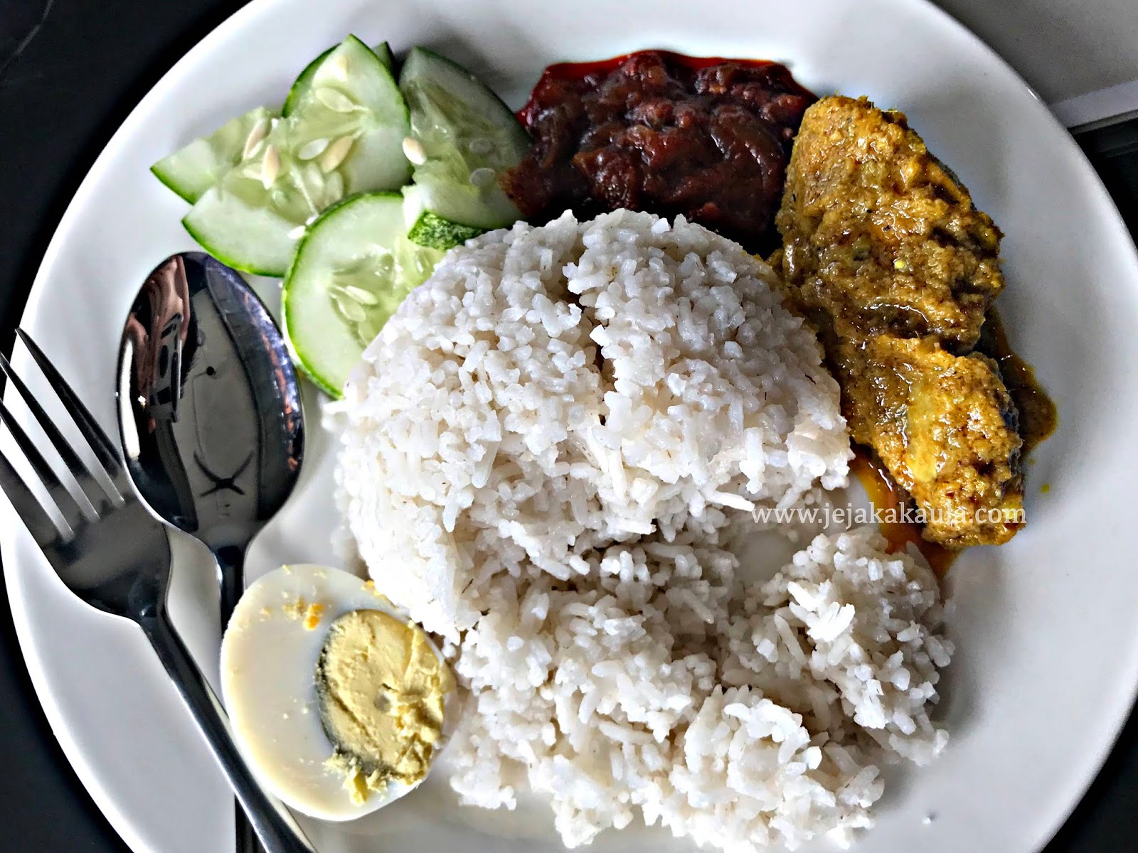 Makan Sedap di Semenyih - Fara Farah Cafe  JEJAKAKAULA