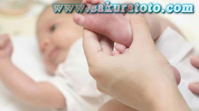 Sakuratotonewsterbaru.blogspot.com - Aneh Dan Nyata Bayi Lahir Dengan 3 Penis