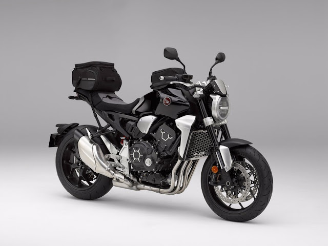 La Honda CB1000R 2018 es un modelo estándar con un montón de equipamiento original de fábrica