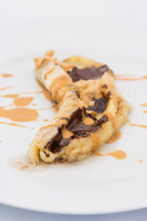 Baked Banana with Chocolate and Peanut Butter