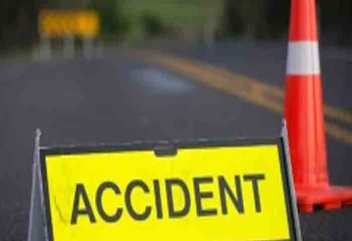News,Kerala,State,Idukki,Local-News,Accident,Bride,Grooms,Death,Obituary, Accidental Death, Husband dead and wife seriously injured in vehicle accident