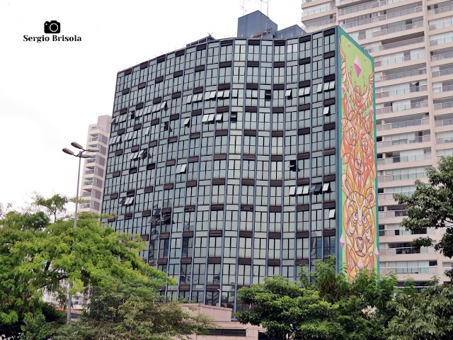 Vista ampla do lindo e curioso Edifício Maria Christina - Pinheiros - São Paulo