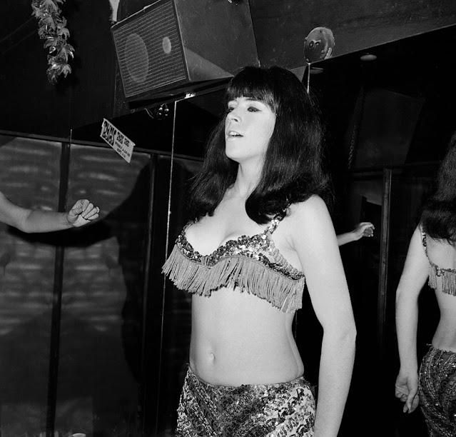 Fotografías de la mítica discoteca Whisky a Go-Go en los años 60