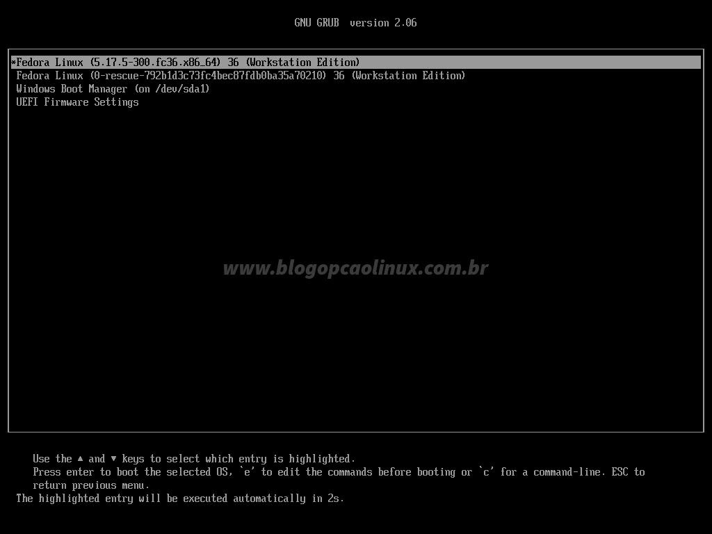 Tela do GRUB exibindo o Fedora 36 recém-instalado e o Windows