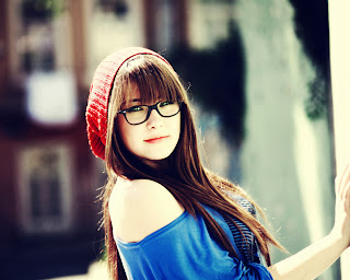 Cute Girl With Glasses and Red Wool Vintage Beret HD Wallpaper