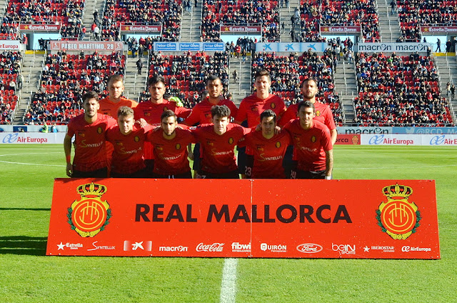 R. C. D. MALLORCA. Temporada 2015-16. Sin ordenar: Wellenreuther, Company, Oriol, Costas, Aveldaño, Damià, Yuste, Moutinho, Fofo, Brandon, y Coro. R. C. D. MALLORCA 0 REAL VALLADOLID C. F. 1. 17/01/2016. Campeonato de Liga de 2ª División jornada 21. Palma de Mallorca, España, Iberostar Estadi. GOLES: 0-1: 87’, Juan Villar.