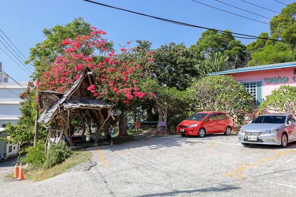 新竹香山柴寮披薩庭園景觀餐廳，童話魔法小屋繽紛特色建築好好拍