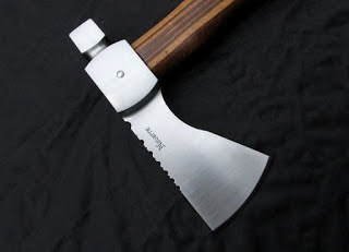 http://navarrecutelaria.blogspot.com.br/2012/09/tomahawk.html