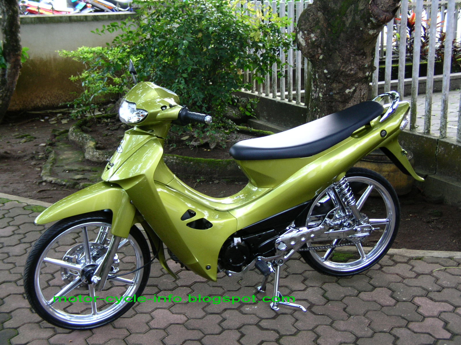 Motor Modifikasi Modification Kawasaki BLITZ R Airbrush