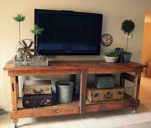 DIY TV Stand with Pallets