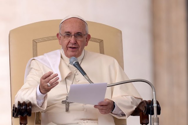 ¡PUBLICA @AleteiaES: Papa Francisco @Pontifex_es: Divorciados vueltos a casar, ¡no están excomulgados!