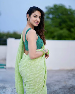 Priyanka Kholgade latest photoshoot stills, images and mobile wallpapers