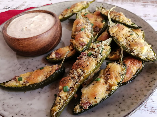 Baked Jalapeño Poppers, Jalapeños, Jalapeño poppers, Jalapeño poppers recipe, side dish, side dish recipe, recipe, food, food blogger, food photography, food flatlay, delicious Jalapeños, Jalapeño pictures, Baked Jalapeño Poppers recipe, quick recipe, braai recipe, braai, bbq, bbq recipe, tik tok, tik tok food, step by step food pictures, step by step recipe pictures