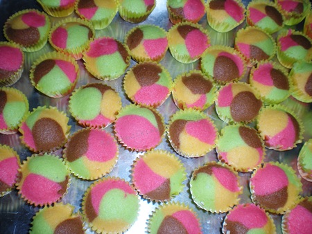 KakaKecik aDisH sHidA: Jom Memasak : Apam Pelangi Ikatan Kasih