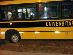Resultado de imagem para Foto de ônibus Universitários