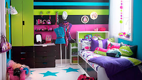 DORMITORIO JUVENIL DECORADO CON COLORES INTENSOS