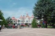 The Disneyland Paris Hotel and entrance to the park. (dsc )