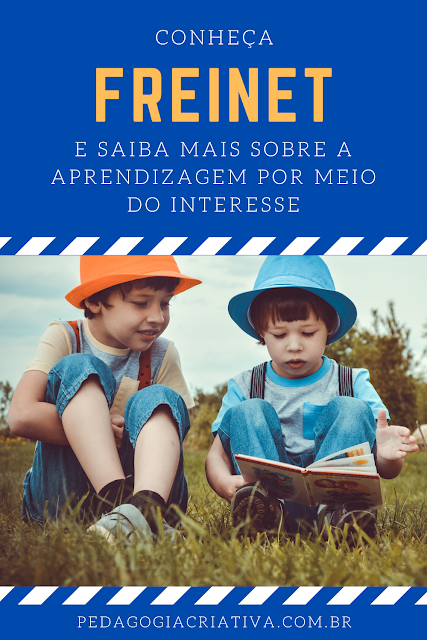 dois meninos sentados na grama, lendo um livro e interessados no assunto