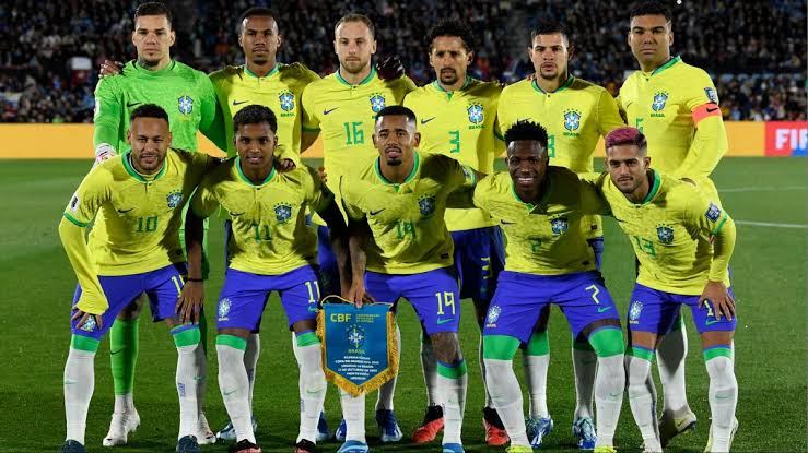 يتصدر منتخب البرازيل قائمة أكثر المنتخبات فوزا ببطولة كأس العالم عبر التاريخي متفوقًا على كل منافسيه من المنتخبات العريقة في الكرة الأرضية.