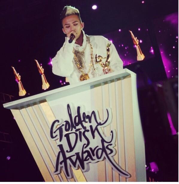 G-Dragon at the Golden Disk Awards 130116