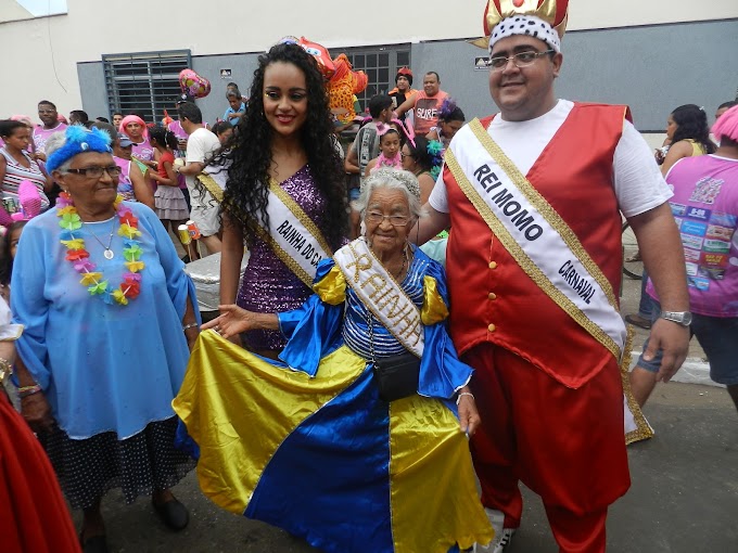 Ambulantes comemoram resultado das vendas de carnaval