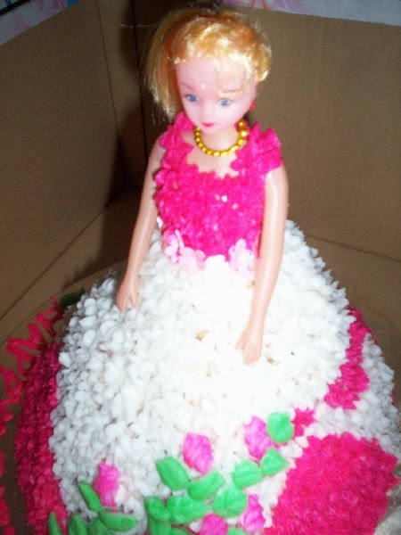 Teratak Chetam: Tempahan Kek Doll dan Cupcakes