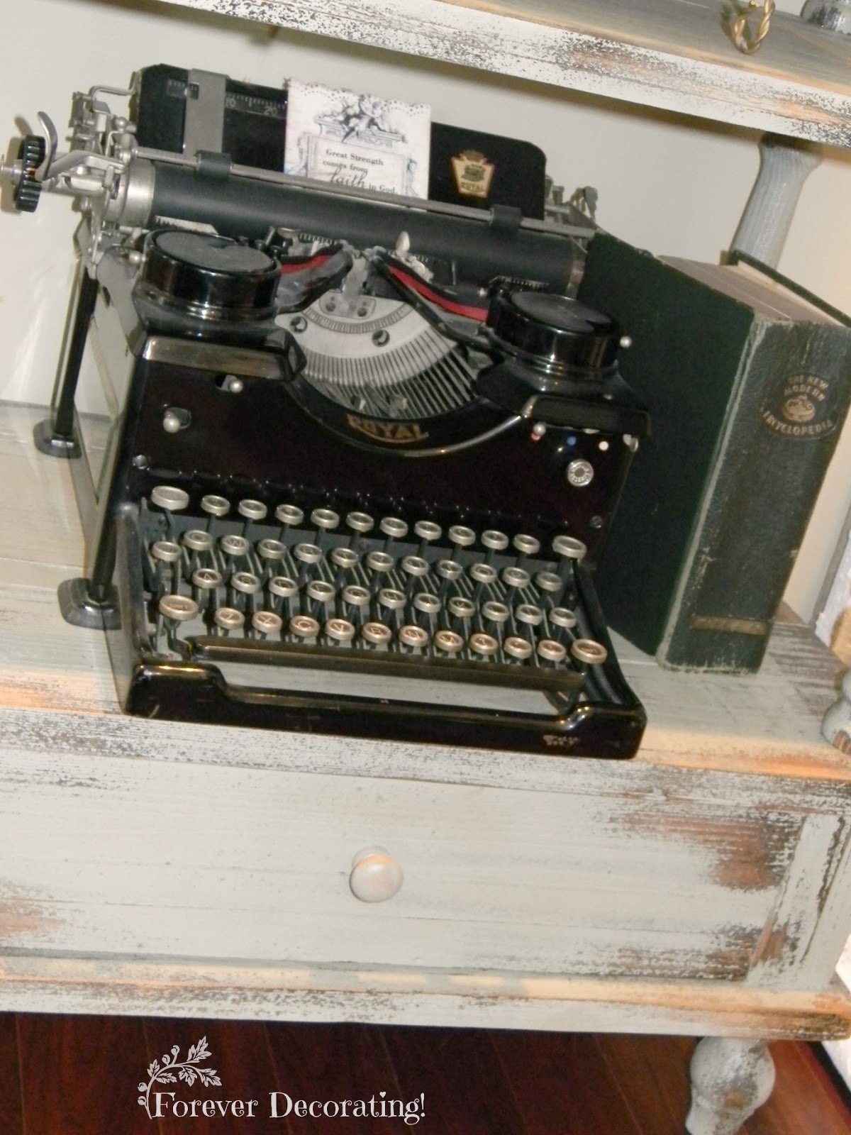 Download Forever Decorating!: Vintage Typewriter Collection