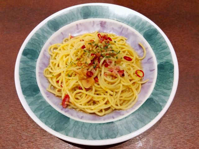 鎌倉パスタ イオンタウンユーカリが丘店　ローストしたベーコンのペペロンチーノ