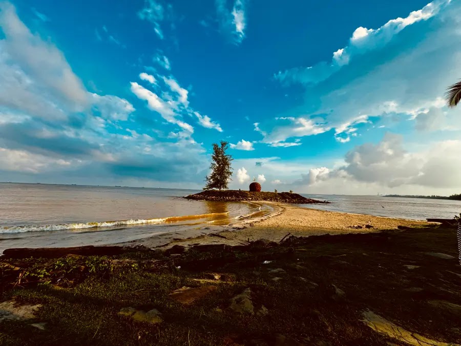 Pantai Tanjung Batu Bintulu