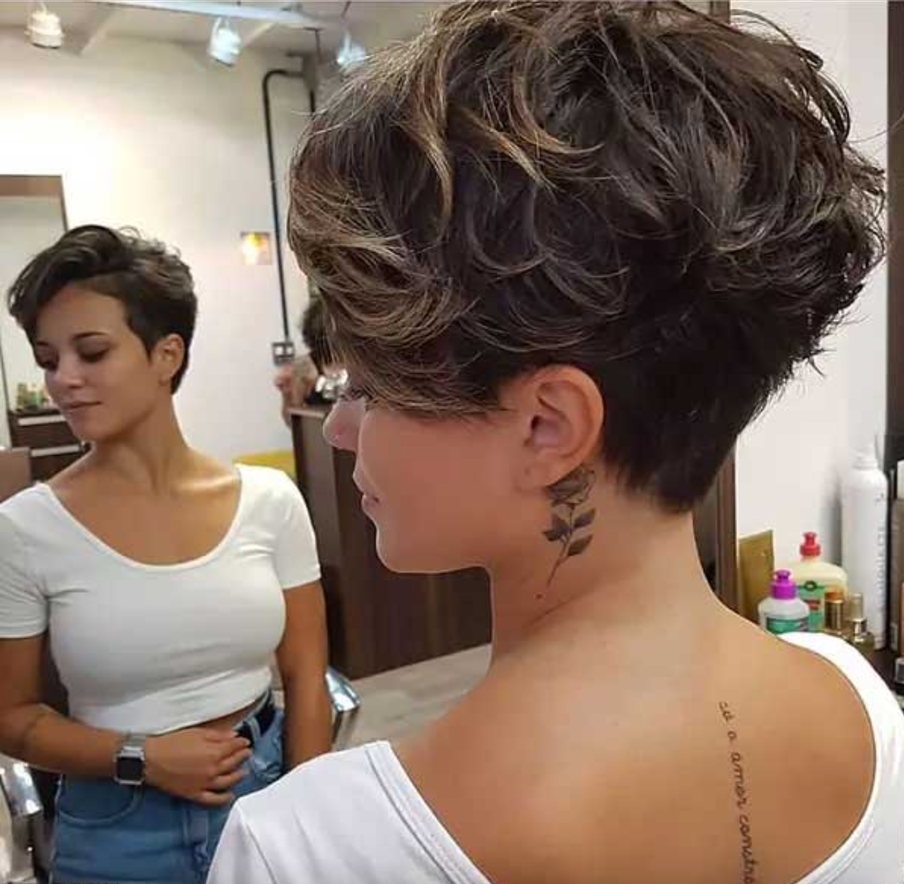 short curly hairstyles 2023