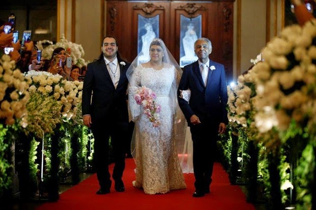 Preta Gil casamento, com o pai Gilberto Gil e o filho Francisco