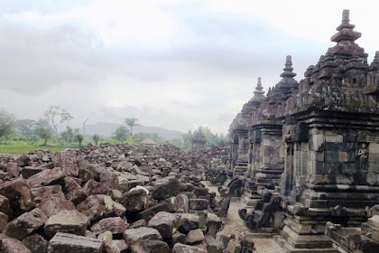 Runtuhnya Tradisi Hindu-Buddha Di Indonesia