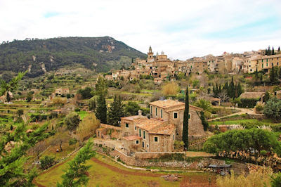 Vista de Valldemossa, Islas Balneares, Mallorca, España.