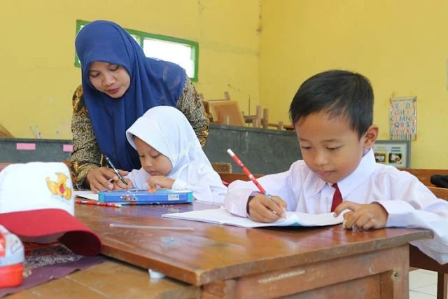 Peran Guru Sangat Besar Dalam Menciptakan Kepemimpinan di Masa Mendatang