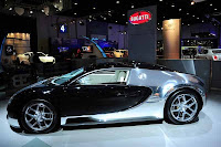 Bugatti veyron picture  nocturne side view