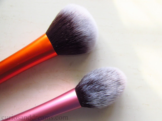 Real Techniques Powder Brush, Real Techniques Powder Brush review, Real Techniques India, Makeup brush india