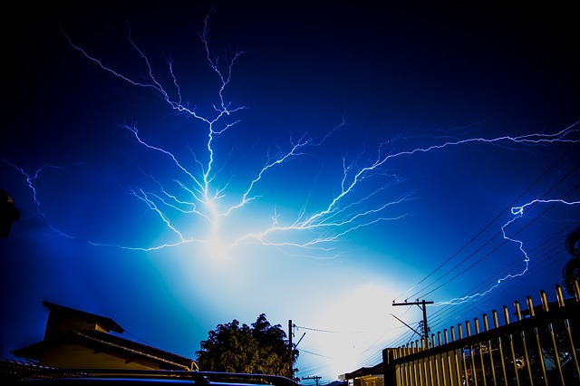 Mga public storm at warning signals at mga dapat gawin habang may bagyo