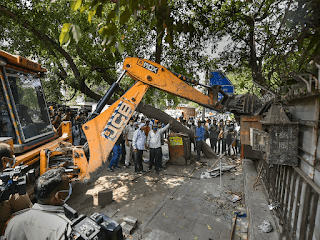 bulldozer-in-mangolpuri-delhi