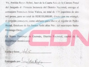 Nuria muestra recibo que jueza Awilda Reyes entregó a Arias Valera por soborno