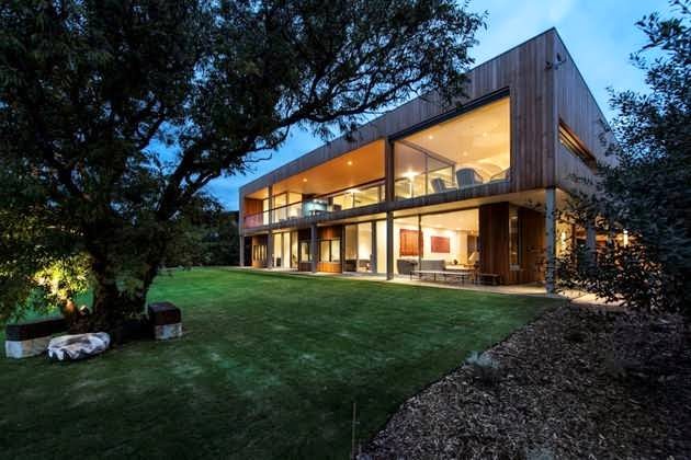 Australian Stunning Natural House Design, Sitting Atop A High Dune Overlooking The Sand And Surf Of Eagle Bay