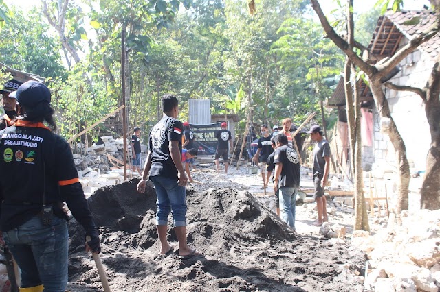 Ampiri Dan Peduli Dhuafa Duwe Gawe