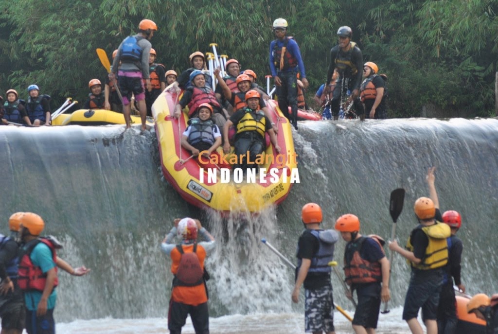 Paket Rafting Bogor