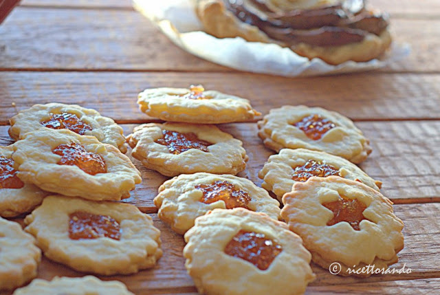 biscotti di pasta frolla e marmellata