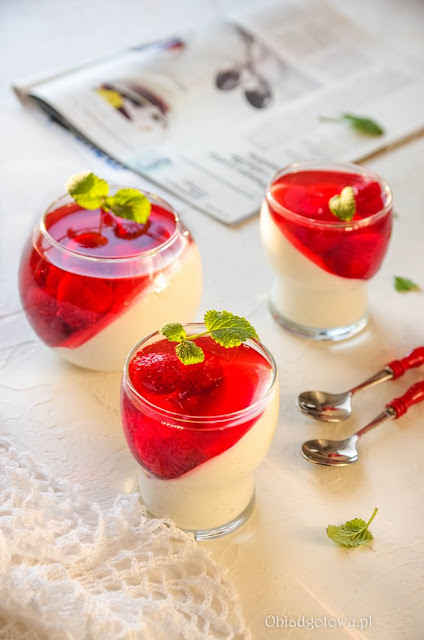 Panna cotta fit z truskawkami